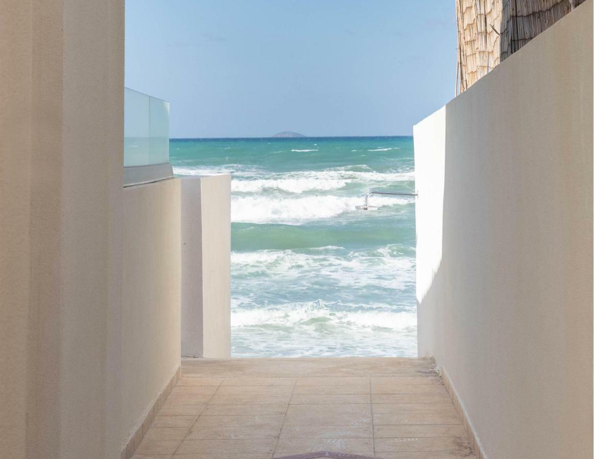 Pebble, An Idyllic Seaside Suite Kokkini Hani Bagian luar foto
