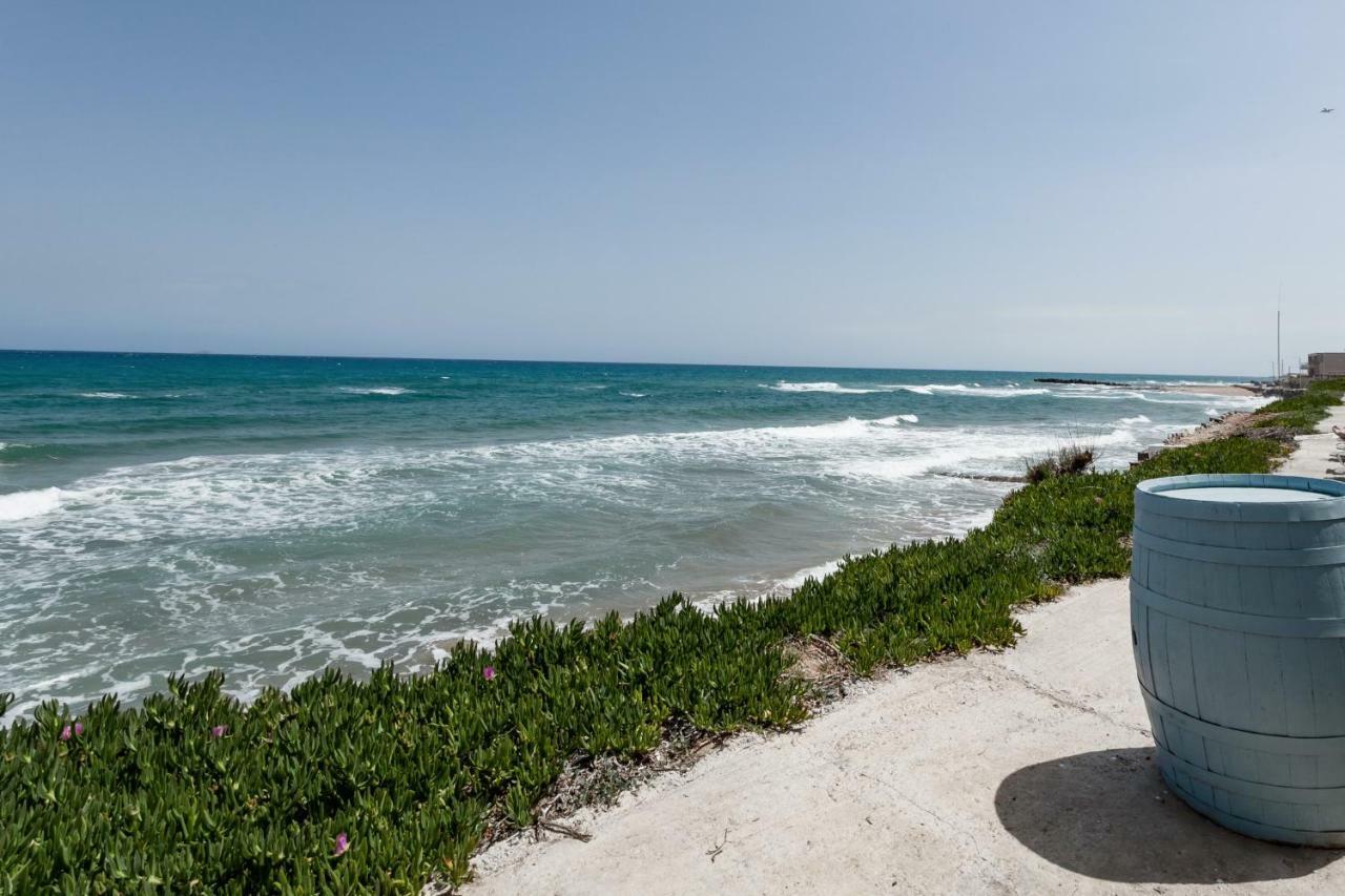 Pebble, An Idyllic Seaside Suite Kokkini Hani Bagian luar foto